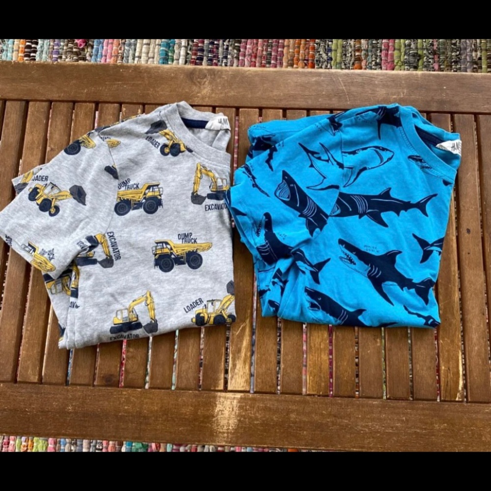 H+M Ts sz 8-10yrs